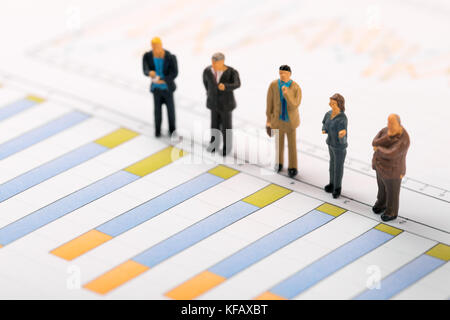 Les gens d'affaires de discuter et de rapports graphiques concept graphique Banque D'Images