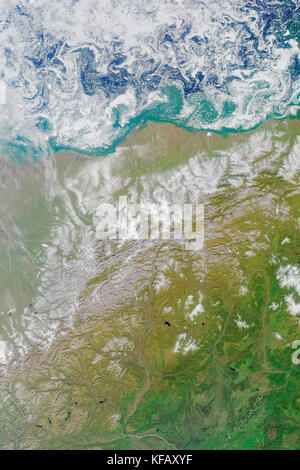 Cette image colorée de l'Arctic National Wildlife Refuge et la mer de Beaufort le 16 août 2000. Banque D'Images