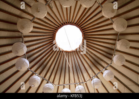 États-unis, Californie, big sur, esalen, le plafond à l'intérieur de la yourte, de porter l'Institut Esalen Banque D'Images