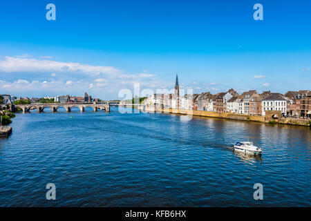 Maastricht pays-Bas et la rivière Maas le jour de l'été Banque D'Images