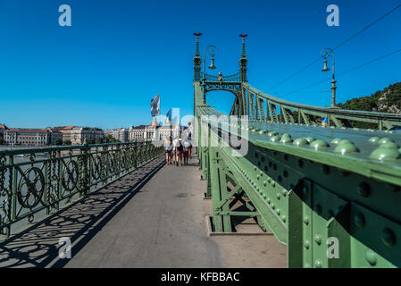 Budapest, Hongrie - le 14 août 2017 : Pont de la liberté, à Budapest. Elle relie Buda et Pest de l'autre côté de la rivière Danube Banque D'Images