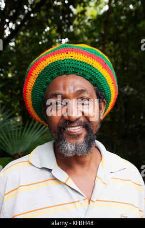 La JAMAÏQUE, Port Maria. Goldeneye Hotel & Resort. Portrait de chauffeur de taxi. Banque D'Images