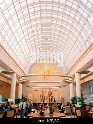 Singapour, Asie, vue intérieure d'un lobby à l'Hôtel Ritz Carlton Banque D'Images