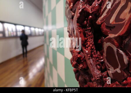 Buenos Aires, Argentine. 26 octobre 2017. L'œuvre 'Linda da Lapa' (2004) de l'artiste brésilienne Adriana Varejao peut être vue à l'exposition 'les visiteurs' à Buenos Aires, Argentine, 26 octobre 2017. Crédit : Florencia Martin/dpa/Alamy Live News Banque D'Images