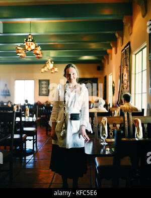 Usa, Arizona, serveuse en salle à manger de l'hôtel la posada, Winslow Banque D'Images