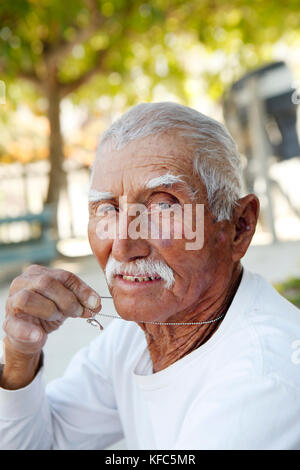 Caye Caulker, Belize, portrait de chocolat, l'homme responsable de sauver et de protéger le lamantin Banque D'Images