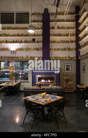 Usa (Oregon), Ashland, soir interior shot of la caldeira brasserie et restaurant Banque D'Images