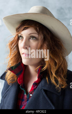 USA (Oregon), Enterprise, portrait la fille de Cowboy Todd Nash à la Snyder Ranch situé entre entreprise et Joseph dans le nord-est de l'Oregon Banque D'Images