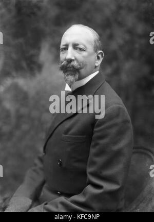 Le prince Jean d'Orléans (1874-1940), duc de Guise, époux de la princesse Isabelle d'Orléans (1878-1961). c.1926 Photo Boissonnas et Taponier Photo12.com - Coll. Taponier Banque D'Images