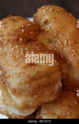 Butterfly de brioches, de l'alimentation de rue chinois pâte sucrée au sésame Banque D'Images