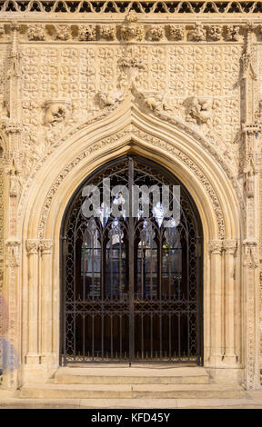 Passerelle (dans le jubé) pour le chœur de la nef de la cathédrale de la cité médiévale à Lincoln, en Angleterre. Banque D'Images