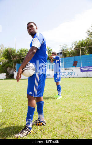 Les Bermudes, South Hampton. Rangers South Hampton joue un jeu au South Hampton Rangers Champ. Banque D'Images