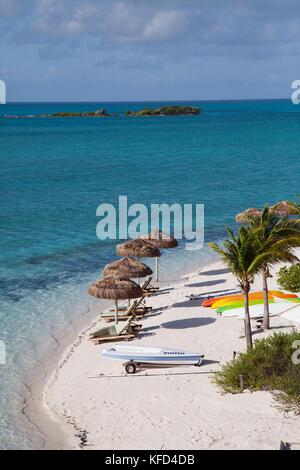 EXUMA, Bahamas. Plage privée à la pintade Cay Resort. Banque D'Images