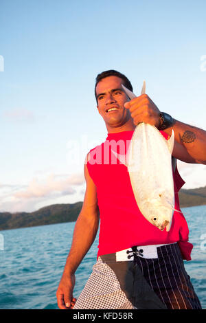 Polynésie Française, Île de Tahaa. La pêche, près de l'île de Tahaa. Banque D'Images