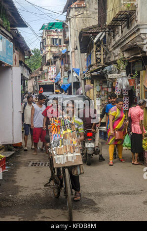 Scène de rue à Bandra, Mumbai, Inde Banque D'Images