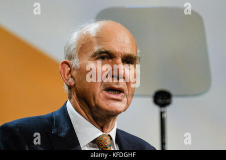 Le député de Sir Vince Cable, chef des libéraux-démocrates, s'adresse à la conférence d'automne des libéraux-démocrates au Centre international de Bournemouth, à Bournemouth, au Royaume-Uni - le mardi 19 septembre 2017.Photo: Sir Vince Cable a parlé le dernier jour avec son discours de clôture de la conférence le mardi après-midi. Banque D'Images