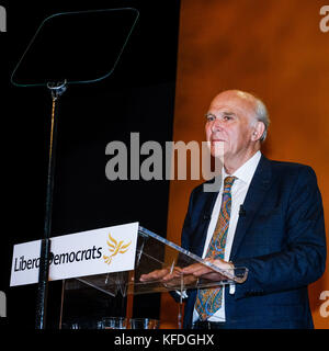 Le député de Sir Vince Cable, chef des libéraux-démocrates, s'adresse à la conférence d'automne des libéraux-démocrates au Centre international de Bournemouth, à Bournemouth, au Royaume-Uni - le mardi 19 septembre 2017.Photo: Sir Vince Cable a parlé le dernier jour avec son discours de clôture de la conférence le mardi après-midi. Banque D'Images