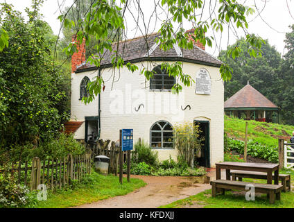 L'intérieur ancienne petite maison sans frais au Malvern Museum d'Avoncroft des bâtiments, Stoke Heath, Bromsgrove, Worcestershire, Angleterre, RU Banque D'Images