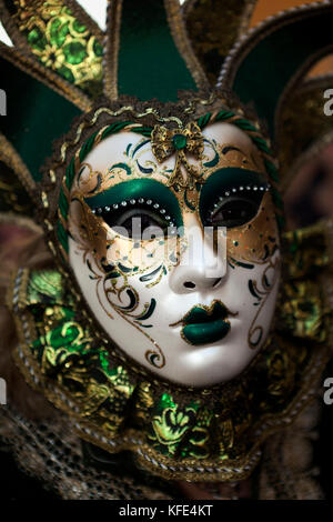 La Valette, Malte - mar 06 - femme portant masque de Venise au cours de l'international carnaval de Malte le 6 mars 2011 Banque D'Images