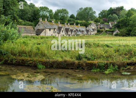 Maisons anciennes en pierre en Bibury village Banque D'Images