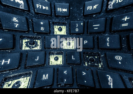 Les touches du clavier de l'ordinateur cassé avec missing Banque D'Images