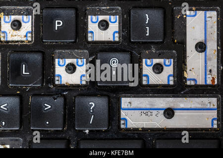 Les touches du clavier de l'ordinateur cassé avec missing Banque D'Images