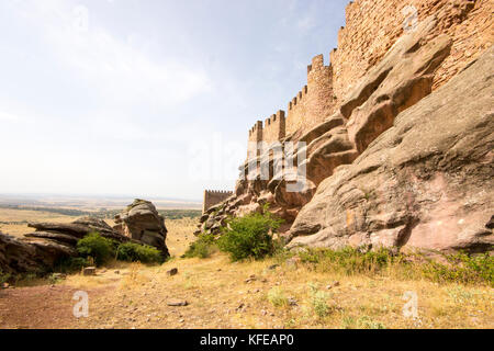 Le Castillo de Zafra, un château du xiie siècle construit sur un affleurement de grès dans la Sierra de Caldereros, Campillo de Dueñas, Castille La Manche, Espagne Banque D'Images