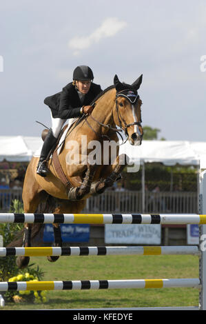 Anne Kursinski (USA) équitation Lorenzo, CSI-W Wellington, février 2007, Bainbridge dés ralenti Classic, CSI-W Banque D'Images