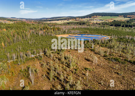 Vue aérienne sur chalupska moor en automne, le parc national de Sumava,, République tchèque. Banque D'Images