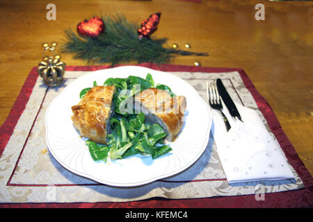 Rinderfillet, filet à Blätterteig mit un Feldsalat Weihnachten Banque D'Images