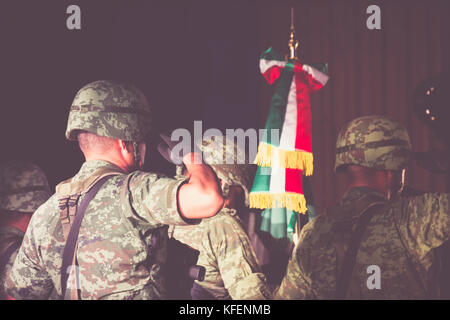 Monterrey, Nuevo Leon - Mexique - 0915 : 2017 soldieras mexicain à l'indépendance mexicaine de célébrations au Palais municipal à Monterrey Mexique Banque D'Images