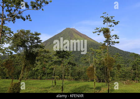 Le volcan Arenal, la Fortuna, province d'Alajuela, Costa Rica, Amérique Centrale Banque D'Images