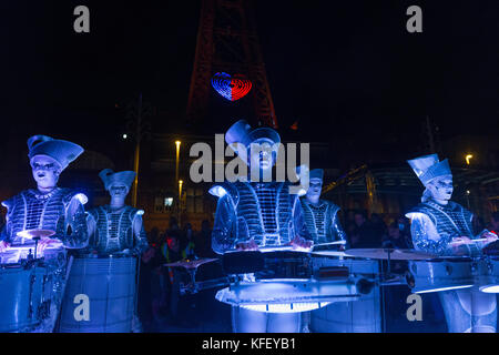 Sparks a mené Tambours Musique Worldbeaters Banque D'Images