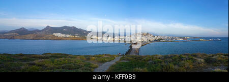 Vue panoramique de la ville de Naxos, l'île de Naxos, Cyclades, Grèce Banque D'Images