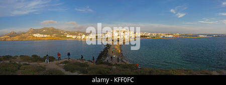 Vue panoramique de la ville de Naxos, l'île de Naxos, Cyclades, Grèce Banque D'Images