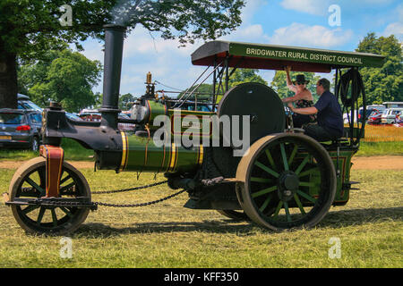 Les moteurs de traction à Astle Park Chelford Cheshire UK au rallye de la vapeur qui a lieu chaque année dans le parc. Banque D'Images