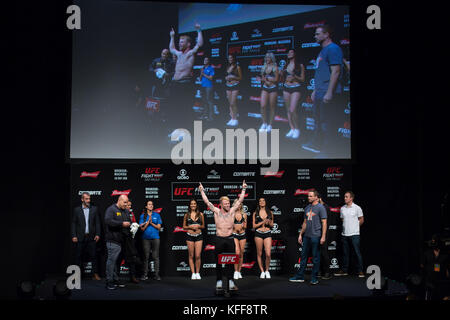 Sao Paulo, Sao Paulo, Brésil. 27 Oct, 2017. Cérémonie de la pesée avant l'UFC Fight Night Sao Paulo, au gymnase Ibirapuera à Sao Paulo au Brésil. Credit : Paulo Lopes/ZUMA/Alamy Fil Live News Banque D'Images