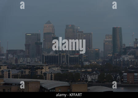 Londres, Royaume-Uni. 28 Oct, 2017. Météo britannique. Un démarrage gris sur Londres, dans ce qui devrait être une journée ensoleillée. Credit : Ilyas Ayub/ Alamy Live News Banque D'Images