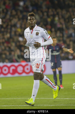 Paris, Paris, France. 27 Oct, 2017. Au cours de l'Mario Balotelli Ligue 1 match de foot entre Paris Saint Germain (PSG) et de Nice au Parc des Princes. Credit : SOPA/ZUMA/Alamy Fil Live News Banque D'Images