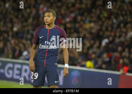 Paris, Paris, France. 27 Oct, 2017. Kylian Mbappe durant la Ligue 1 match de foot entre Paris Saint Germain (PSG) et de Nice au Parc des Princes. Credit : SOPA/ZUMA/Alamy Fil Live News Banque D'Images