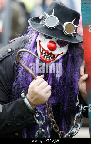 Montréal, Canada. 28 octobre, 2017. un clown zombie mâle participant à la zombie walk de Montréal Photo : Richard prudhomme/Alamy live news Banque D'Images