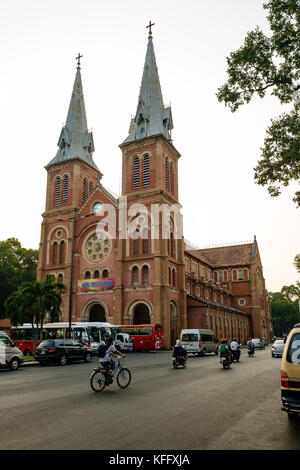 La Basilique Cathédrale de Notre Dame de l'Immaculée Conception, Ho Chi Minh City, Vietnam Banque D'Images