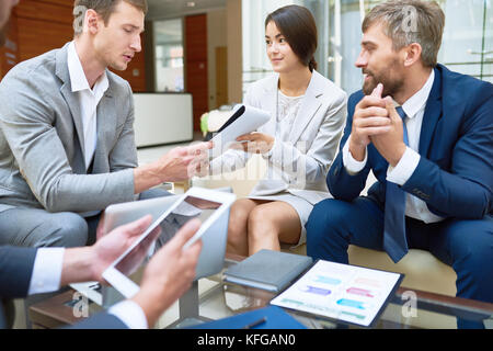 L'équipe Business Meeting in Office Banque D'Images