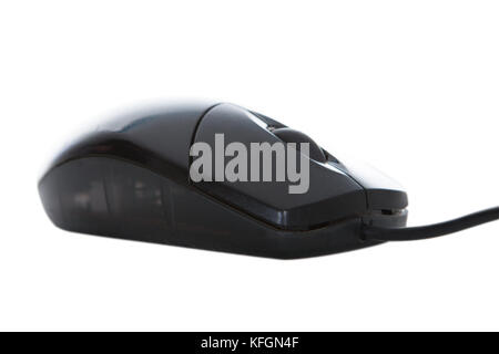 Souris d'ordinateur câblé avec une roulette de défilement isolé sur blanc de l'informatique théorique et de la connectivité en ligne de communication Banque D'Images