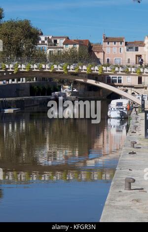 Canal du Midi en automne à Narbonne en France Banque D'Images