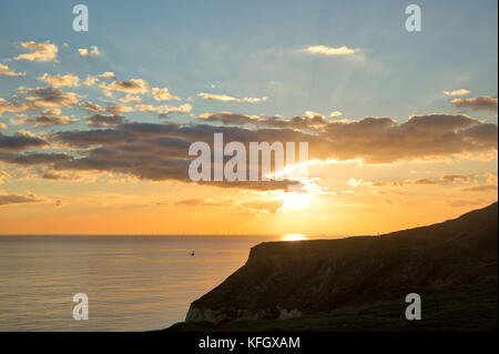Coucher de soleil sur Rampion parcs offshore Banque D'Images