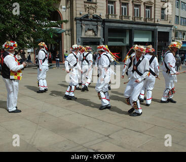 Morris dancing, fargate, Sheffield, South Yorkshire, Angleterre, Royaume-Uni, Royaume-Uni, Europe, Banque D'Images