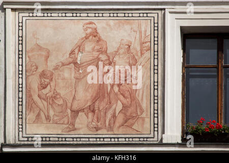 Le roi Ottokar II de Bohême inspecte la construction de fortifications de la ville de Kolín. La peinture murale par peintre tchèque Adolf Liebscher sur l'hôtel de ville néo-Renaissance à Karlovo Square à Kolín, en Bohême centrale en République tchèque. Le bâtiment conçu par l'architecte tchèque Jan Vejrych a été construit en 1887-1889. Banque D'Images