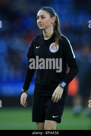 L'arbitre adjoint Sian Massey-Ellis lors du match de la Premier League au King Power Stadium de Leicester. APPUYEZ SUR ASSOCIATION photo. Date de la photo: Dimanche 29 octobre 2017. Voir PA Story FOOTBALL Leicester. Le crédit photo devrait se lire comme suit : Mike Egerton/PA Wire. RESTRICTIONS : aucune utilisation avec des fichiers audio, vidéo, données, listes de présentoirs, logos de clubs/ligue ou services « en direct » non autorisés. Utilisation en ligne limitée à 75 images, pas d'émulation vidéo. Aucune utilisation dans les Paris, les jeux ou les publications de club/ligue/joueur unique. Banque D'Images