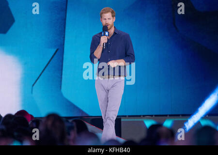 Le prince Harry assiste à une journée DU WE, un événement éducatif et inspirant d’une journée qui célèbre le pouvoir des jeunes de faire une différence positive dans le monde. Avec la participation des artistes : Prince Harry où : Toronto, Canada quand : 28 Sep 2017 crédit : Euan Cherry/WENN.com Banque D'Images